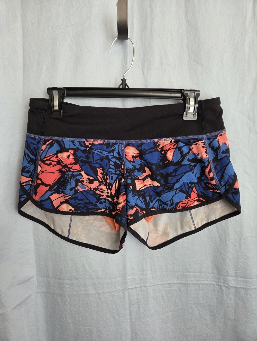 Lululemon Speed Short in Paint Storm Harbor Blue Multi/Black - Size 6